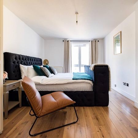 Wild Roses Service Apartments - East India London Bagian luar foto
