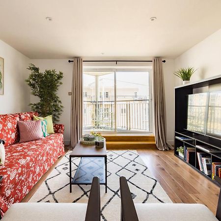 Wild Roses Service Apartments - East India London Bagian luar foto