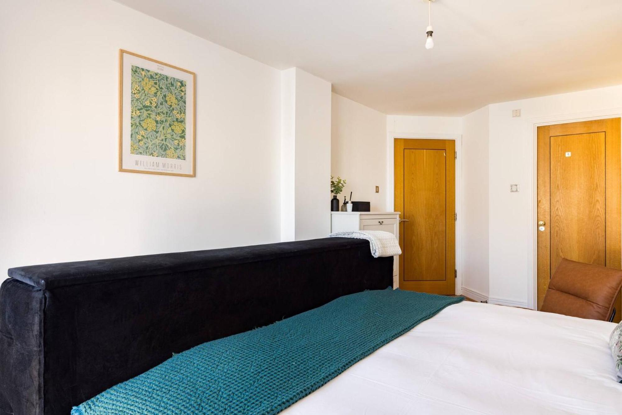 Wild Roses Service Apartments - East India London Bagian luar foto