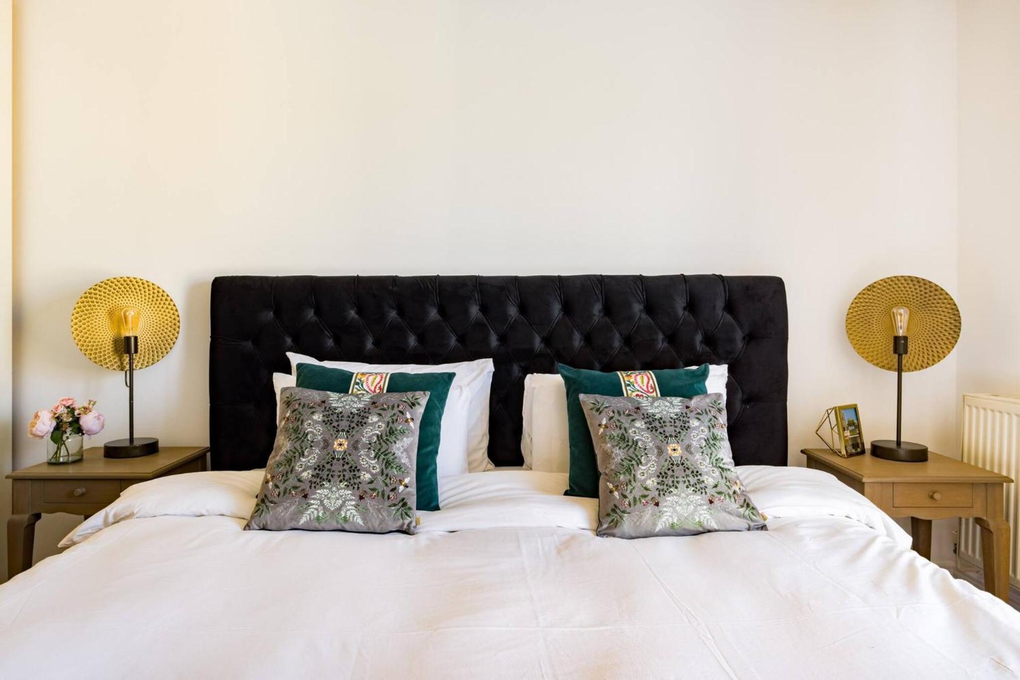 Wild Roses Service Apartments - East India London Bagian luar foto