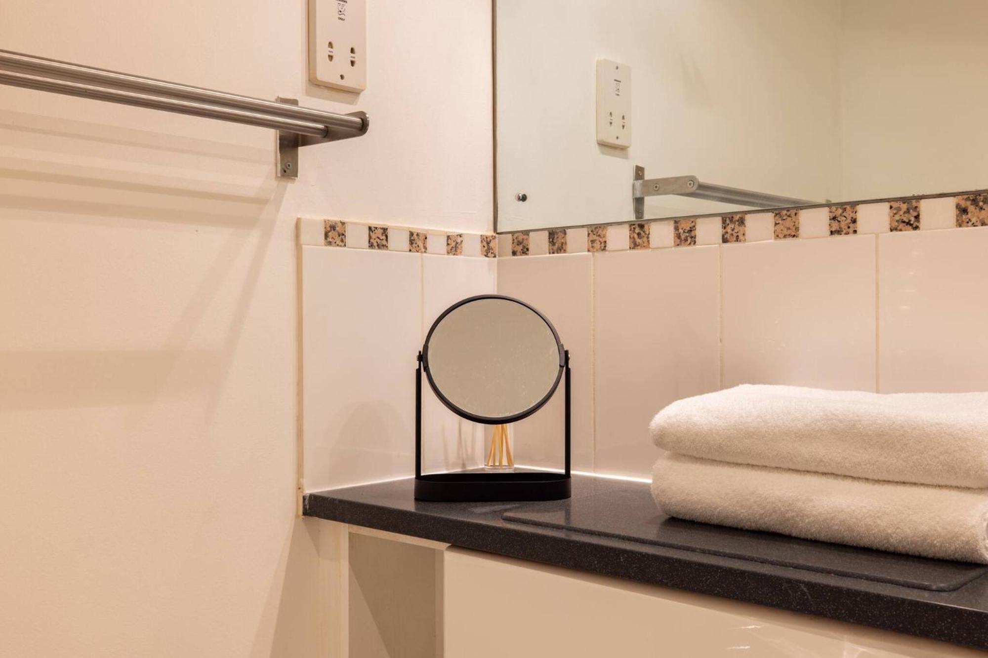 Wild Roses Service Apartments - East India London Bagian luar foto